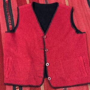 Vintage Cabela’s Women’s Reversible Alpaca Wool Vest 2XL Red/Black -1 button